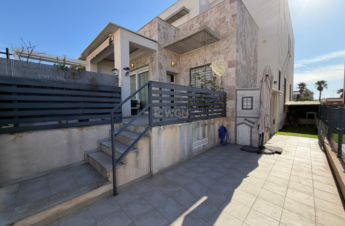 Reventa - Adosado - Torrevieja - aguas nuevas