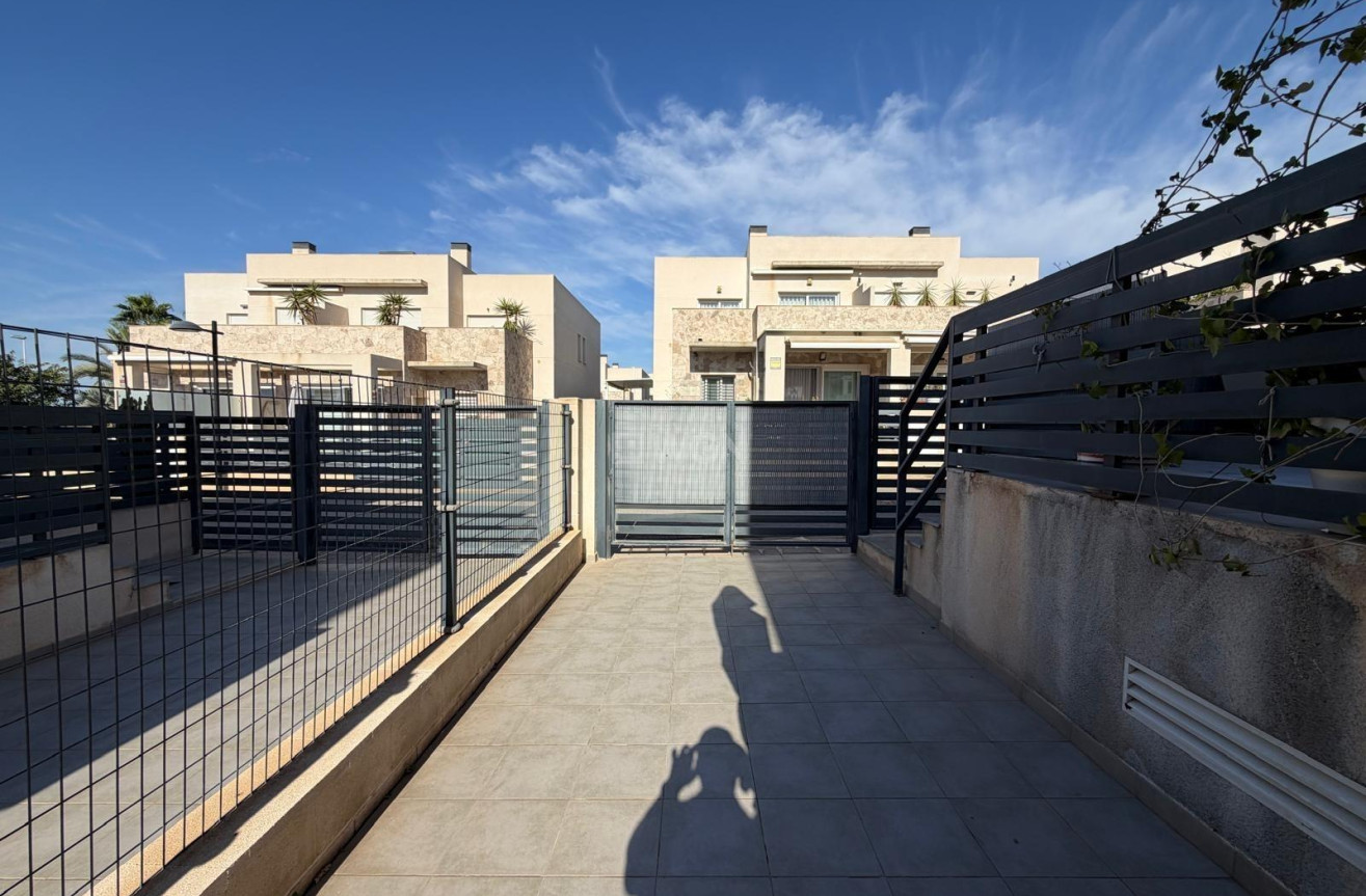 Reventa - Adosado - Torrevieja - aguas nuevas