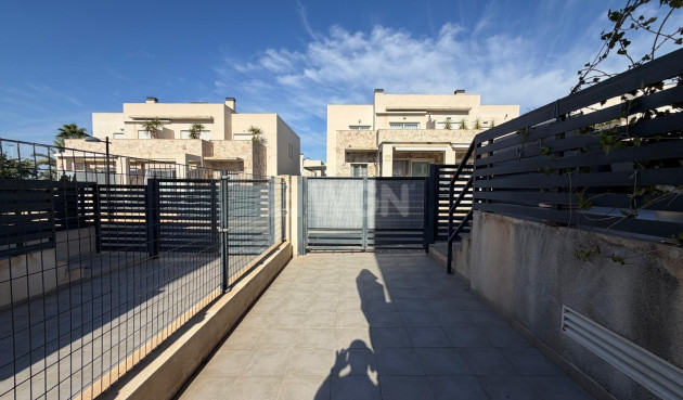 Reventa - Adosado - Torrevieja - aguas nuevas