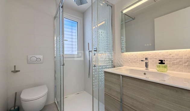 Reventa - Adosado - Torrevieja - aguas nuevas