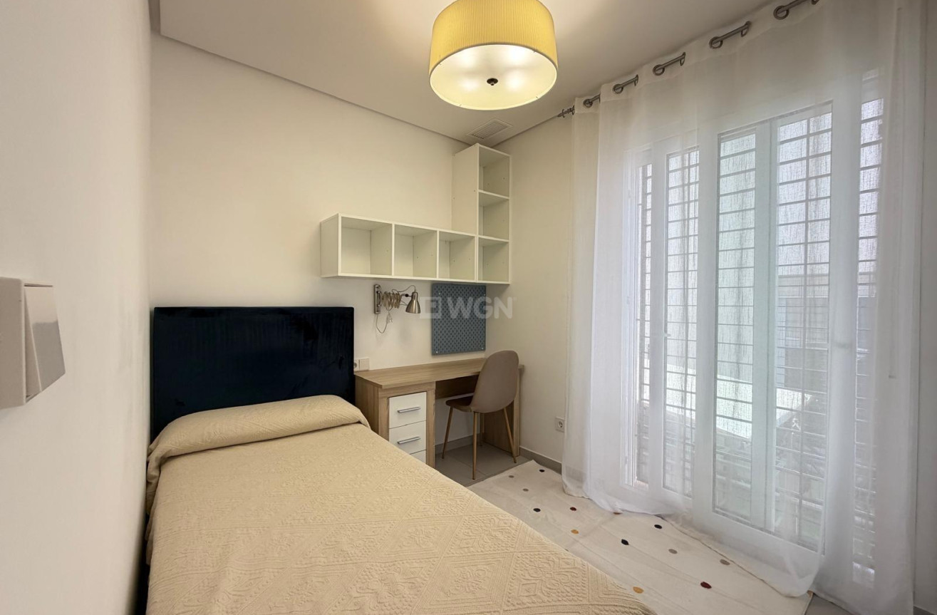 Reventa - Adosado - Torrevieja - aguas nuevas