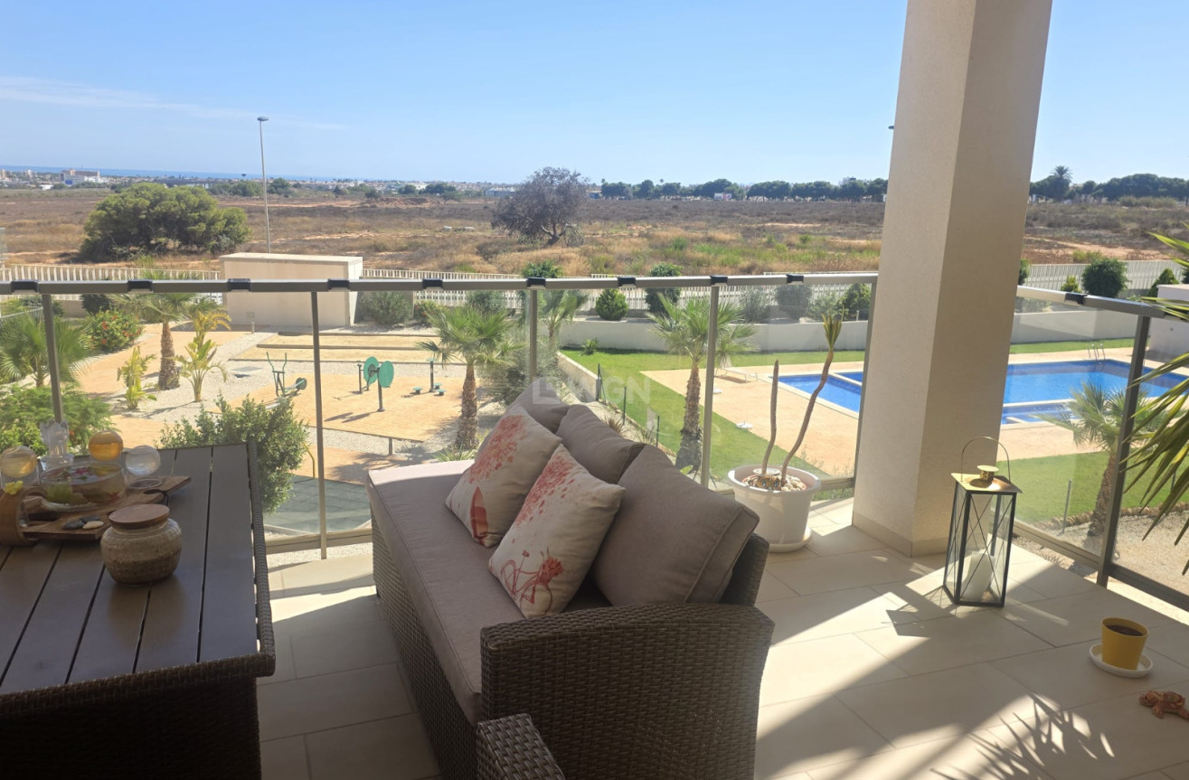 Resale - Apartment / flat - Villamartin - Costa Blanca