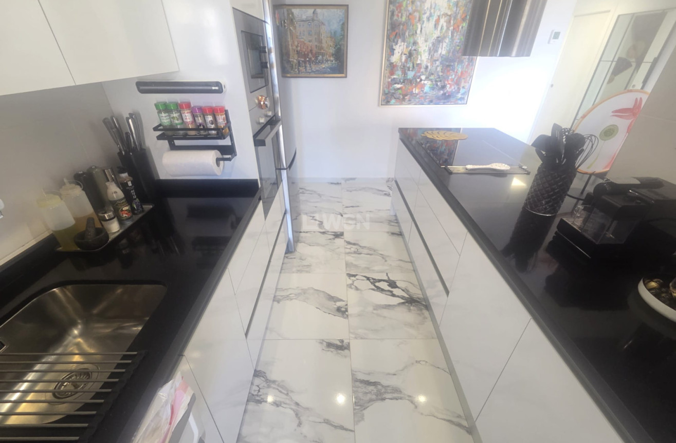 Resale - Apartment / flat - Villamartin - Costa Blanca