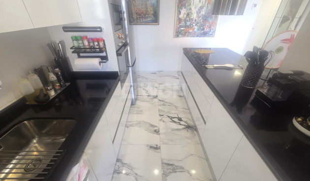 Resale - Apartment / flat - Villamartin - Costa Blanca