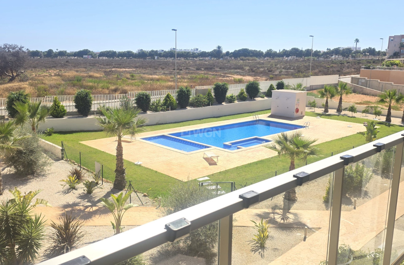 Resale - Apartment / flat - Villamartin - Costa Blanca
