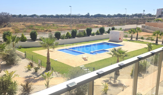 Resale - Apartment / flat - Villamartin - Costa Blanca