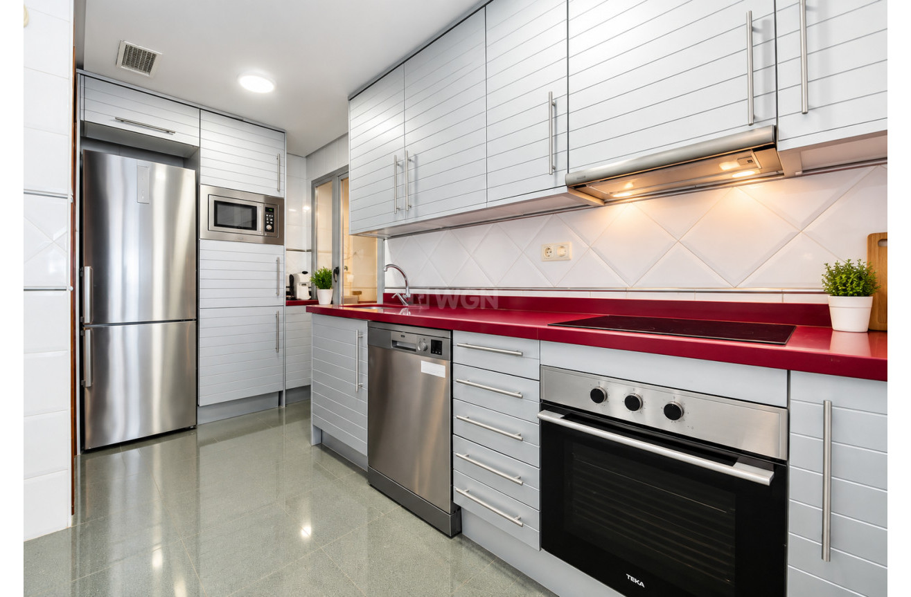 Resale - Apartment / flat - Torrevieja - Costa Blanca
