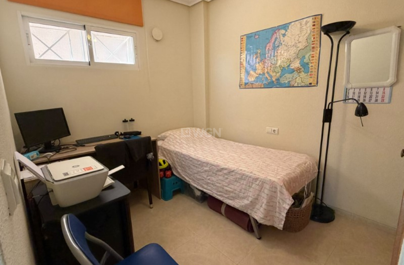 Resale - Apartment / flat - Torrevieja - Costa Blanca