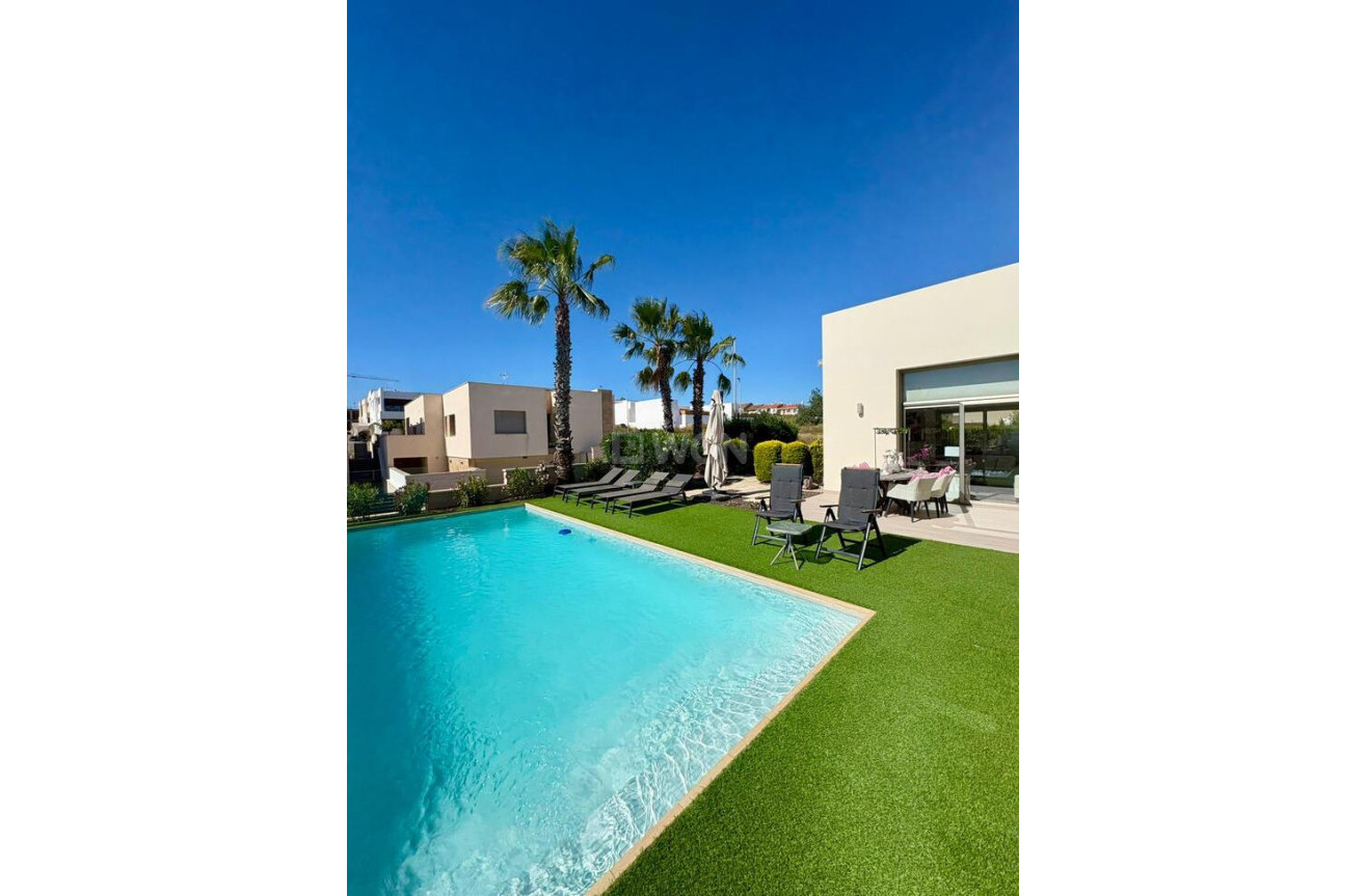 Odsprzedaż - Villa - Benijofar - Costa Blanca