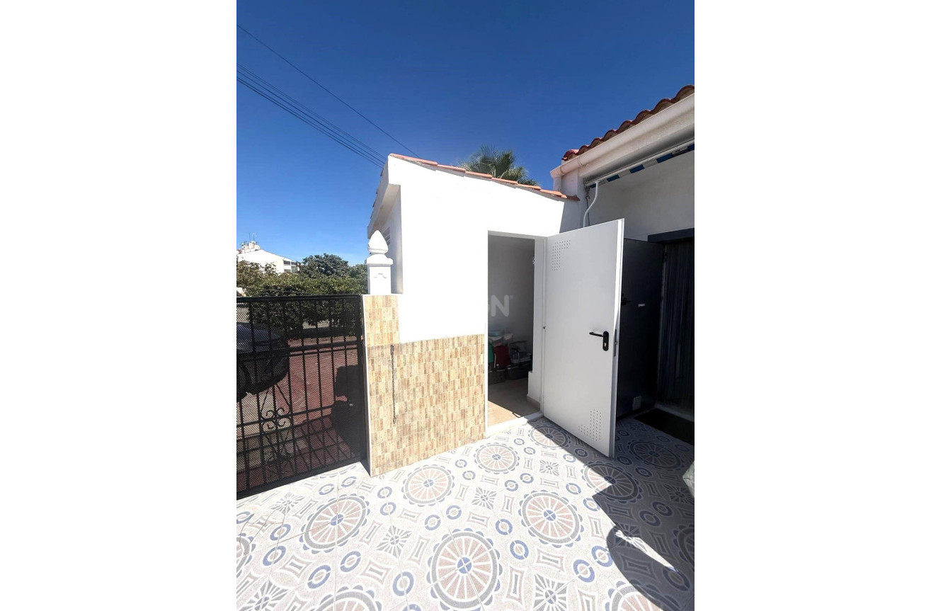 Odsprzedaż - Bungalow - Torrevieja - Torretas