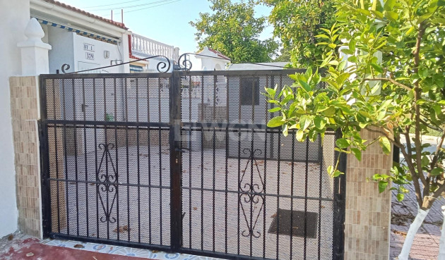 Odsprzedaż - Bungalow - Torrevieja - Torretas
