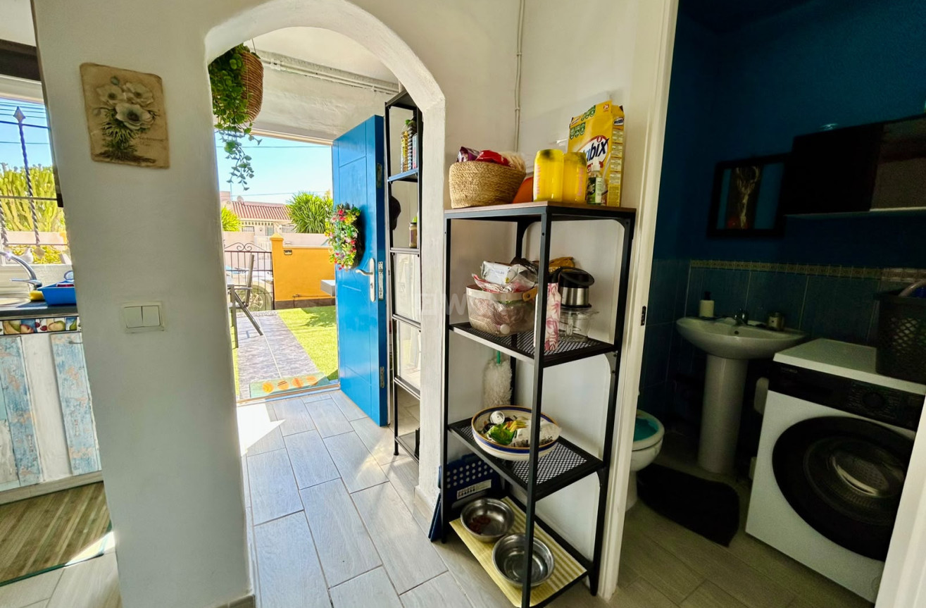 Odsprzedaż - Kamienica - Torrevieja - Costa Blanca