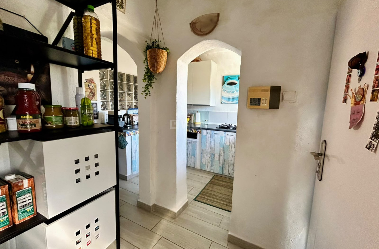 Odsprzedaż - Kamienica - Torrevieja - Costa Blanca