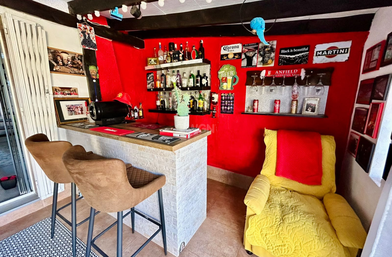 Odsprzedaż - Kamienica - Torrevieja - Costa Blanca