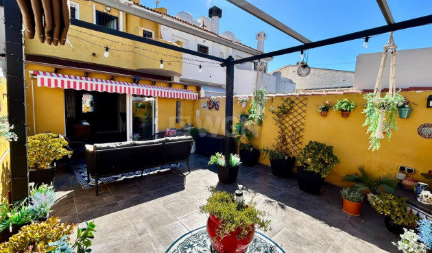 Odsprzedaż - Kamienica - Torrevieja - Costa Blanca