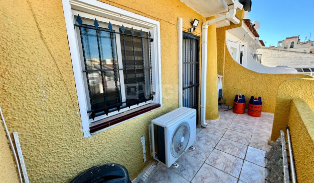 Odsprzedaż - Kamienica - Torrevieja - Costa Blanca