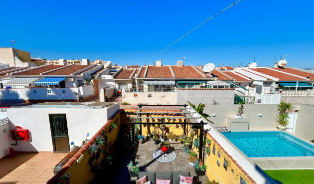 Odsprzedaż - Kamienica - Torrevieja - Costa Blanca