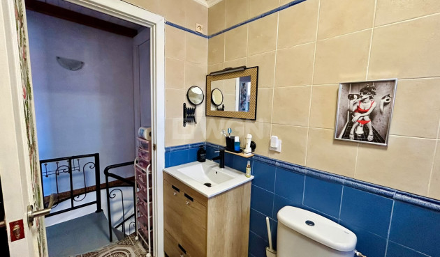 Odsprzedaż - Kamienica - Torrevieja - Costa Blanca