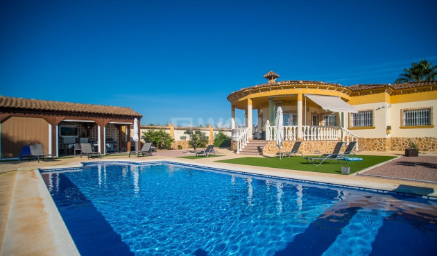 Odsprzedaż - Villa - Catral - Costa Blanca