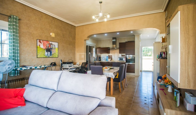 Odsprzedaż - Villa - Catral - Costa Blanca