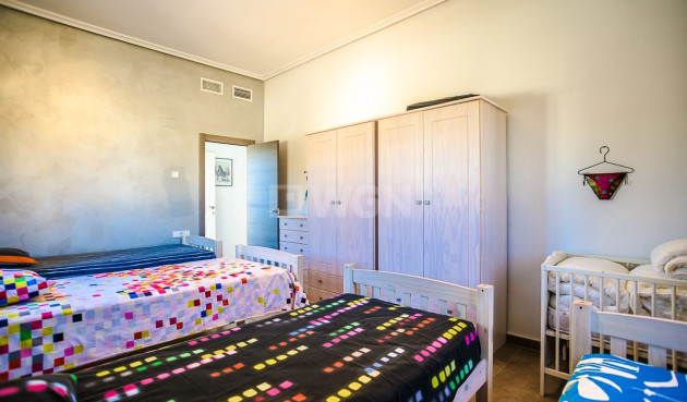 Odsprzedaż - Villa - Catral - Costa Blanca