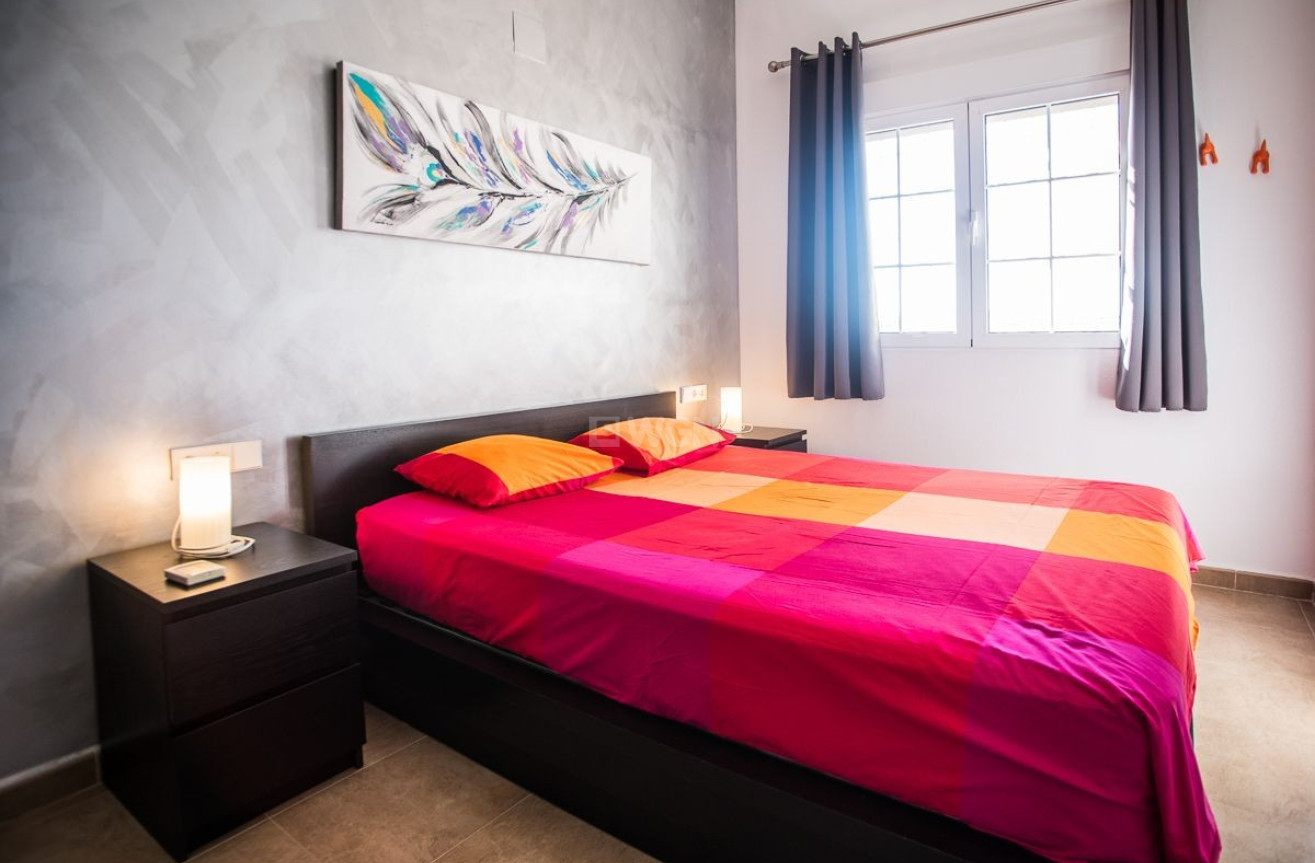 Odsprzedaż - Villa - Catral - Costa Blanca
