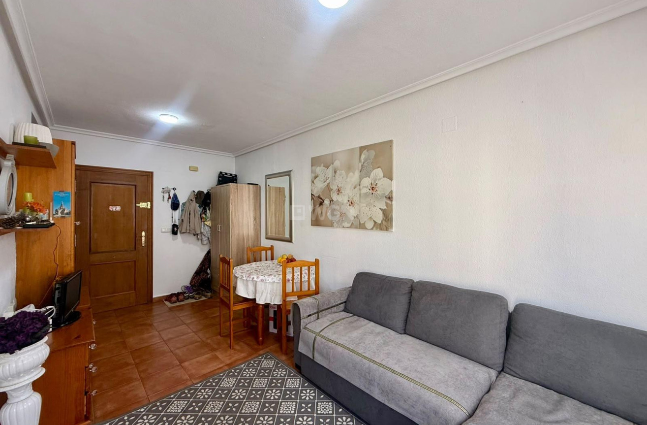 Odsprzedaż - Mieszkanie w bloku - Torrevieja - Centro