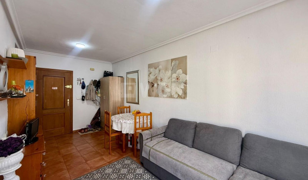 Odsprzedaż - Mieszkanie w bloku - Torrevieja - Centro
