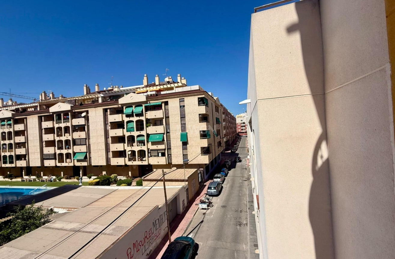 Odsprzedaż - Mieszkanie w bloku - Torrevieja - Centro