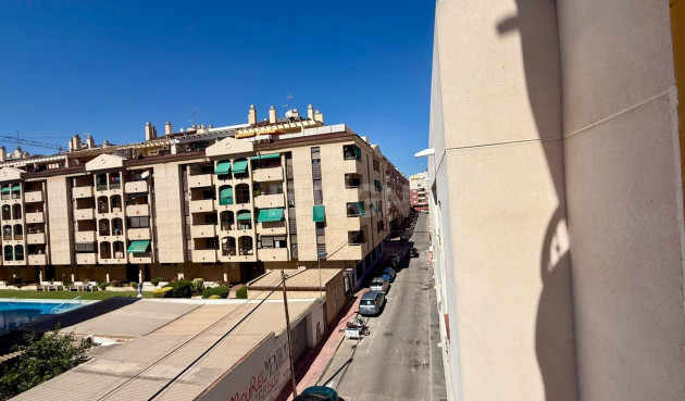 Odsprzedaż - Mieszkanie w bloku - Torrevieja - Centro