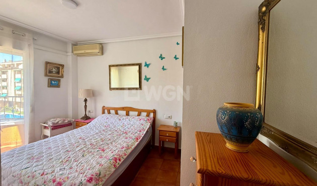 Odsprzedaż - Mieszkanie w bloku - Torrevieja - Centro
