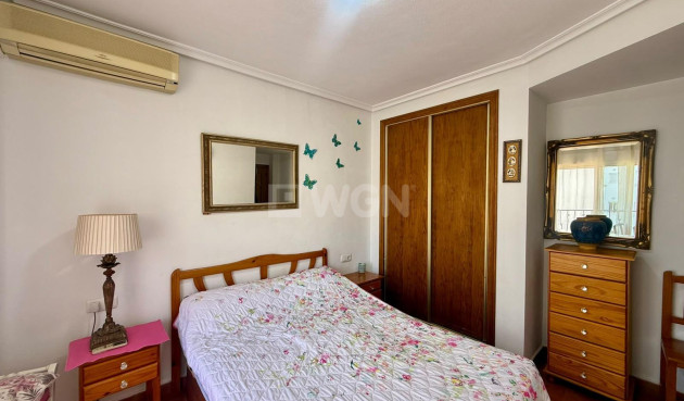 Odsprzedaż - Mieszkanie w bloku - Torrevieja - Centro