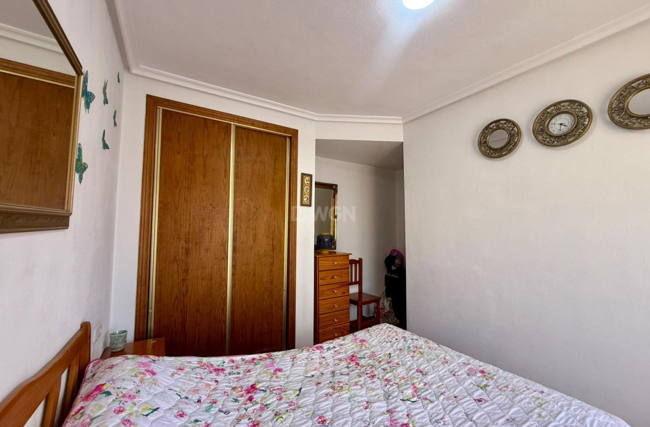 Odsprzedaż - Mieszkanie w bloku - Torrevieja - Centro