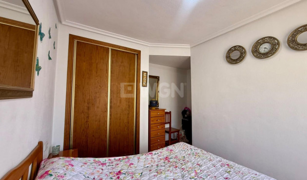Odsprzedaż - Mieszkanie w bloku - Torrevieja - Centro