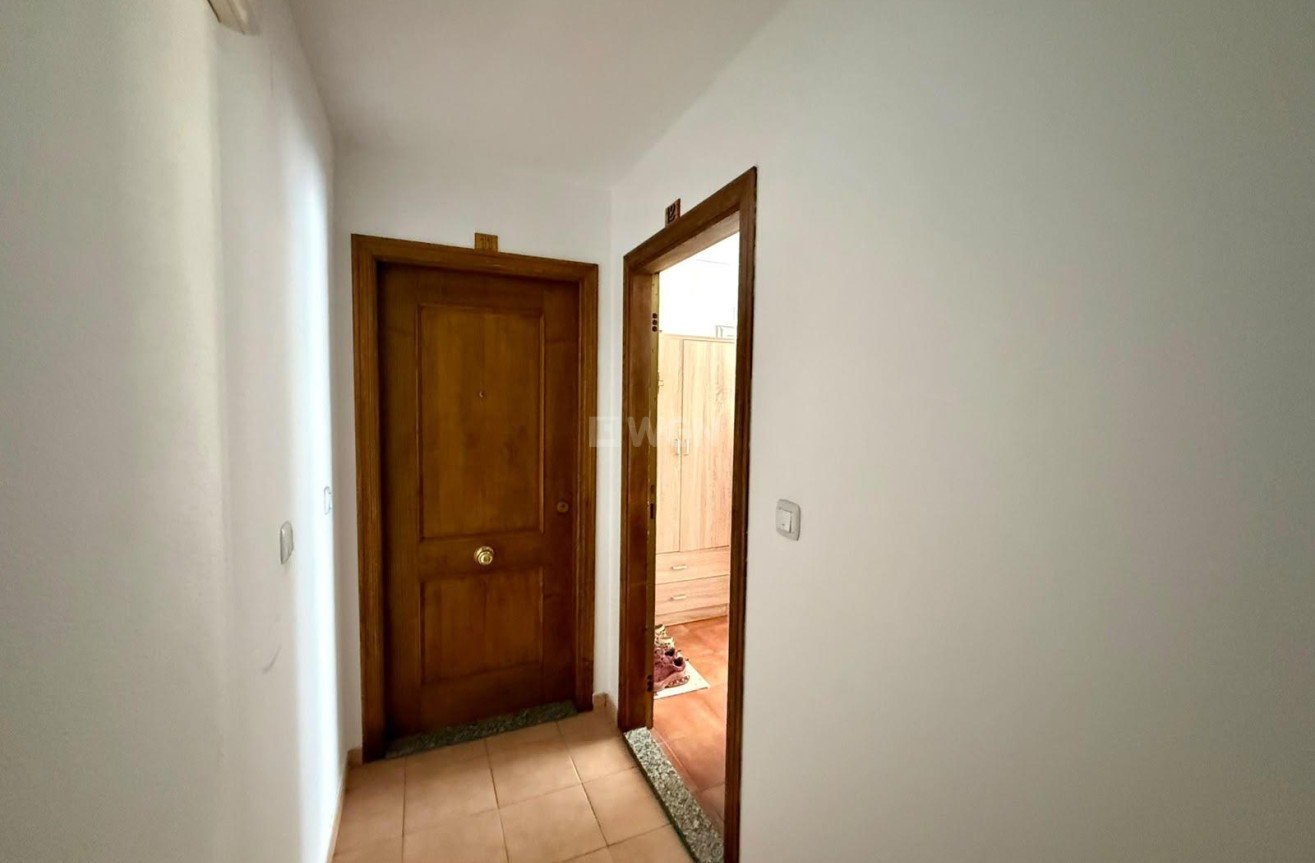 Odsprzedaż - Mieszkanie w bloku - Torrevieja - Centro
