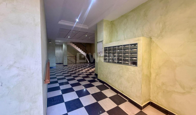 Odsprzedaż - Mieszkanie w bloku - Torrevieja - Centro