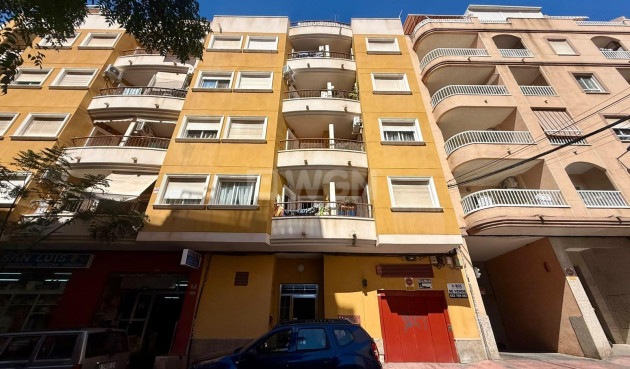 Odsprzedaż - Mieszkanie w bloku - Torrevieja - Centro