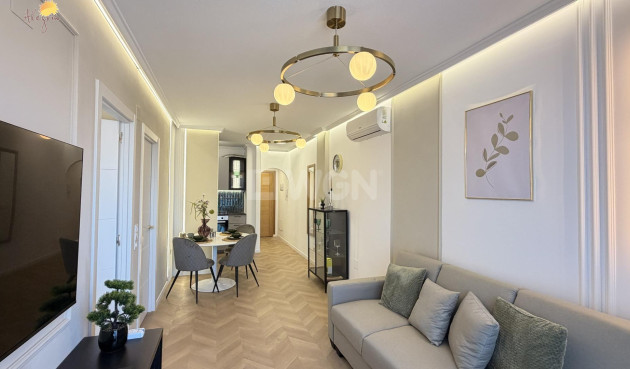 Resale - Apartment / flat - Torrevieja - Estacion De Autobuses