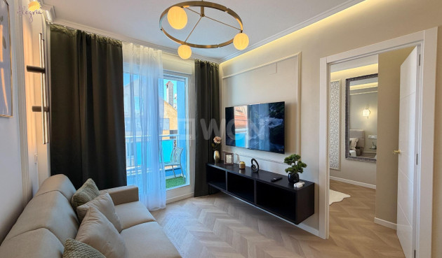 Resale - Apartment / flat - Torrevieja - Estacion De Autobuses