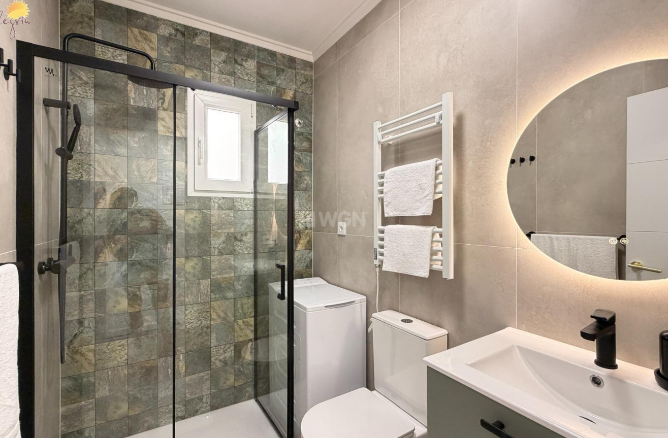 Resale - Apartment / flat - Torrevieja - Estacion De Autobuses