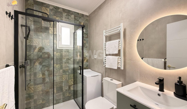 Resale - Apartment / flat - Torrevieja - Estacion De Autobuses