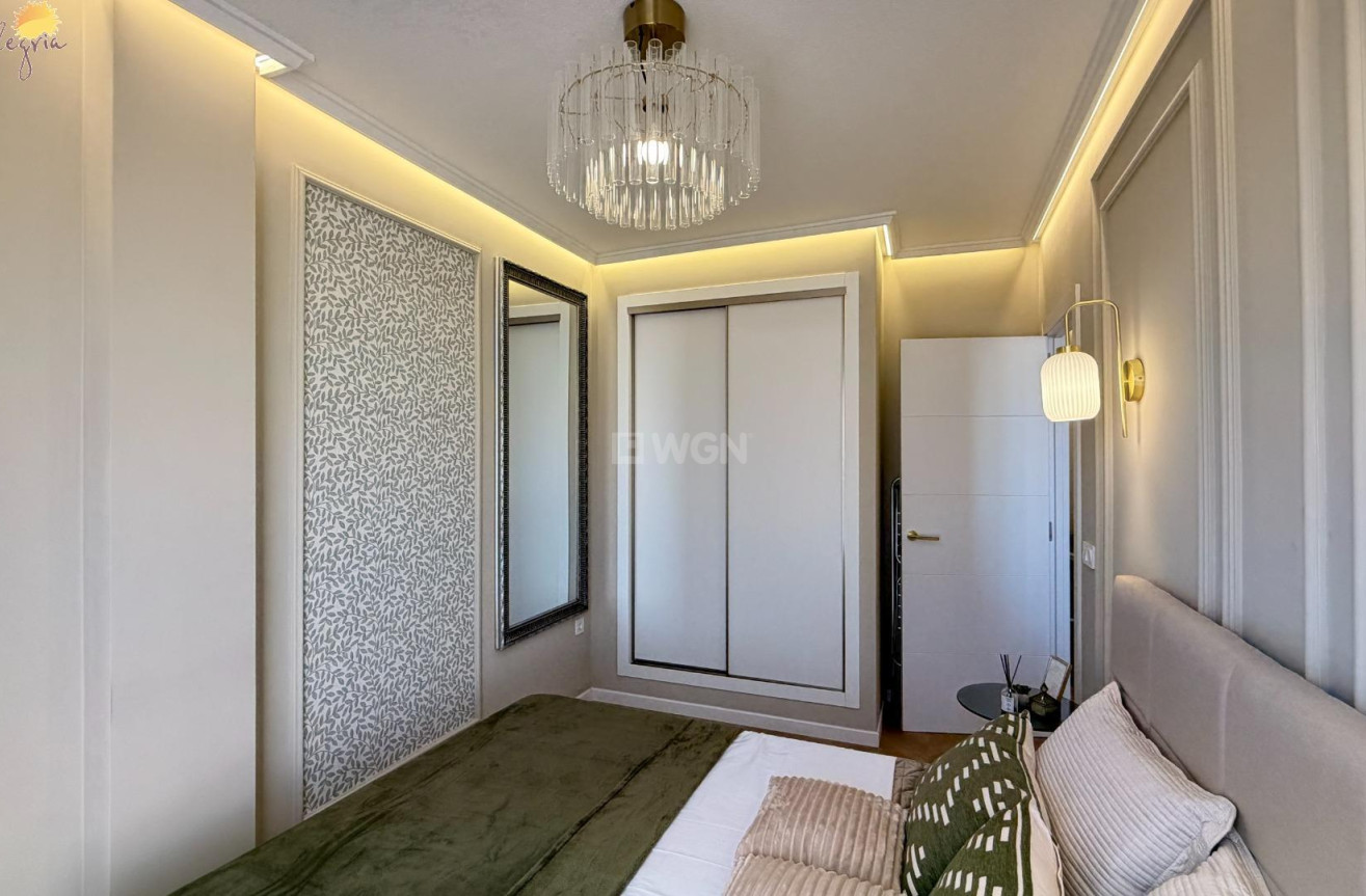 Resale - Apartment / flat - Torrevieja - Estacion De Autobuses