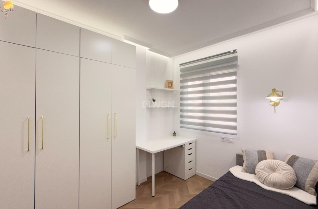 Resale - Apartment / flat - Torrevieja - Estacion De Autobuses