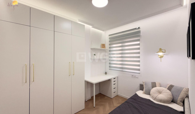 Resale - Apartment / flat - Torrevieja - Estacion De Autobuses