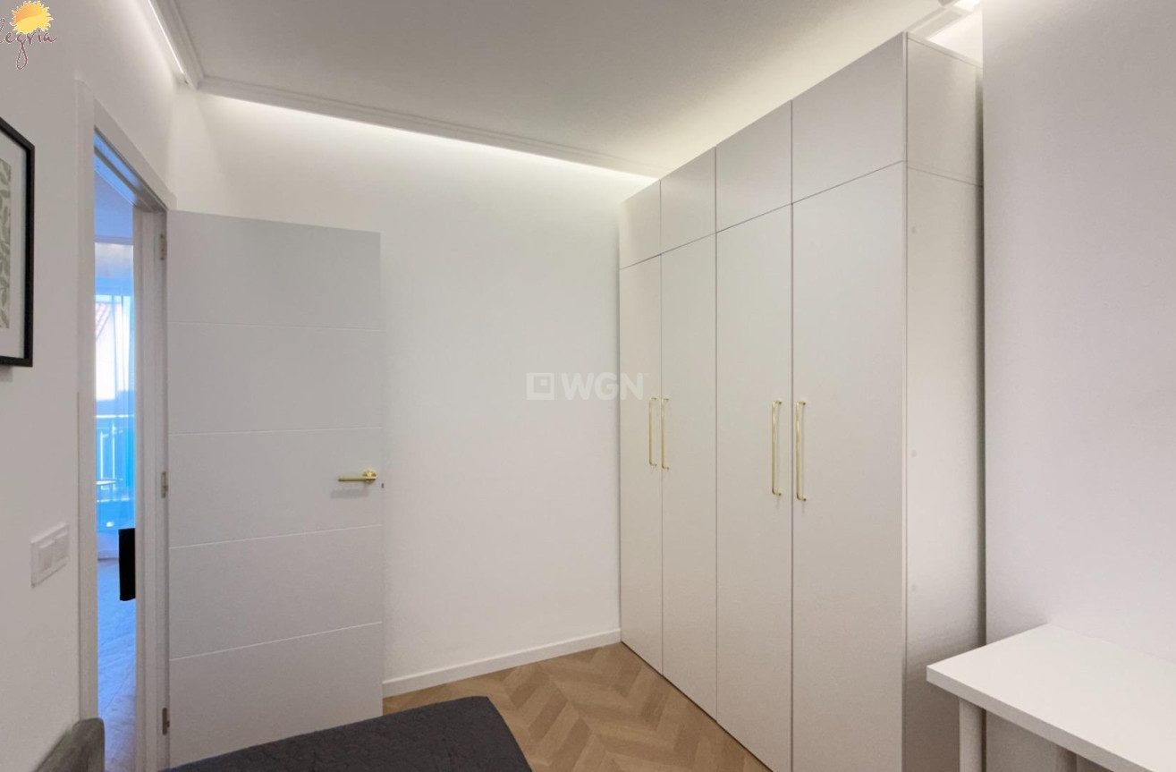Resale - Apartment / flat - Torrevieja - Estacion De Autobuses