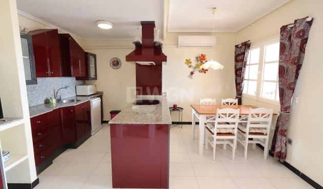 Resale - Apartment / flat - Torrevieja - Costa Blanca