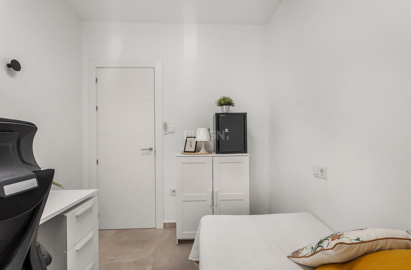 Reventa - Apartamento / piso - Torrevieja - Playa de los Locos