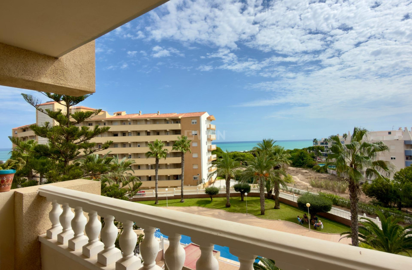 Resale - Apartment / flat - Guardamar del Segura - Urbanizaciones