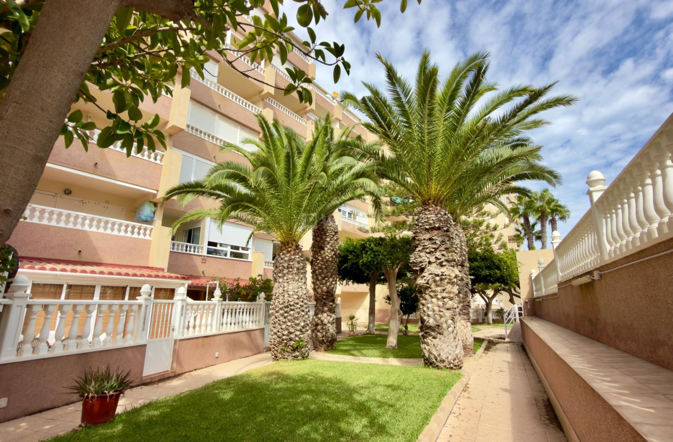 Resale - Apartment / flat - Guardamar del Segura - Urbanizaciones