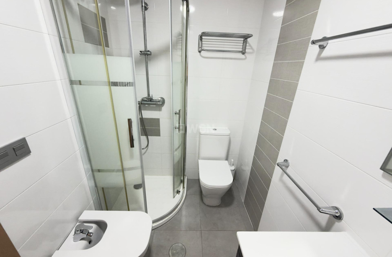 Resale - Apartment / flat - Guardamar del Segura - Urbanizaciones